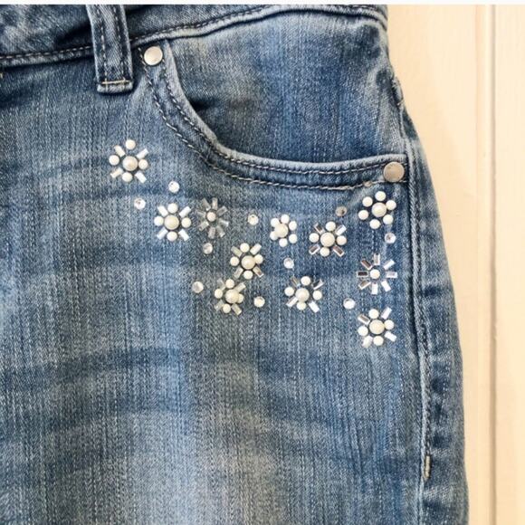 Jennifer Lopez Relax Skinny Pearl Embellished Jeans - Picture 1 of 6